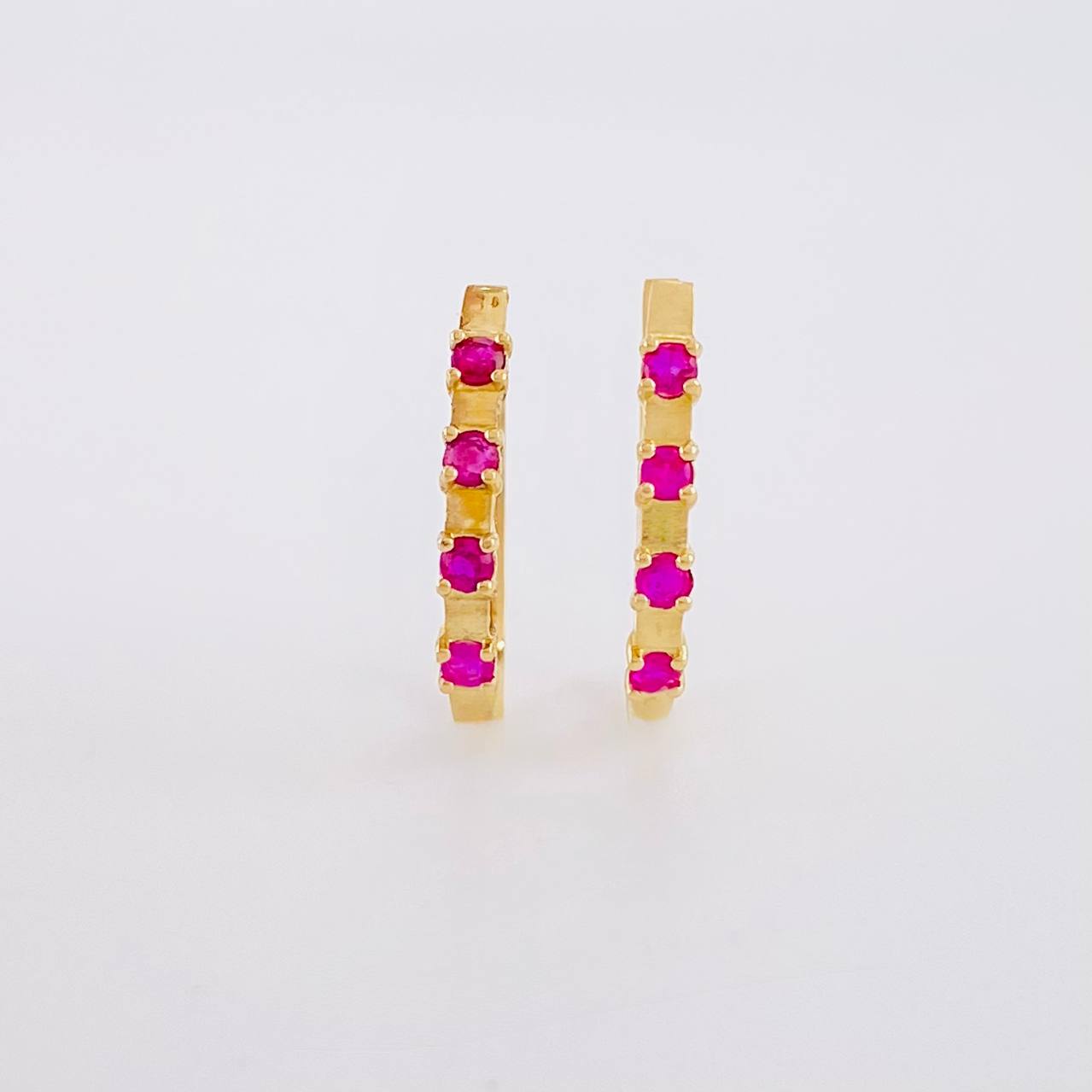 Candongas Huggy Fucsias Rubíes 31pts 1.75g / 1.7cm Oro Amarillo 18K