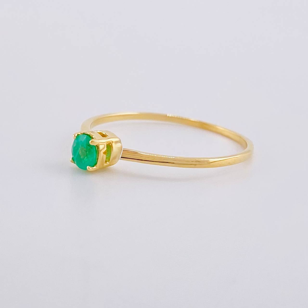 Anillo Solitario Canasta Esmeralda 16pts 1.1g / T7 Oro Amarillo 18K