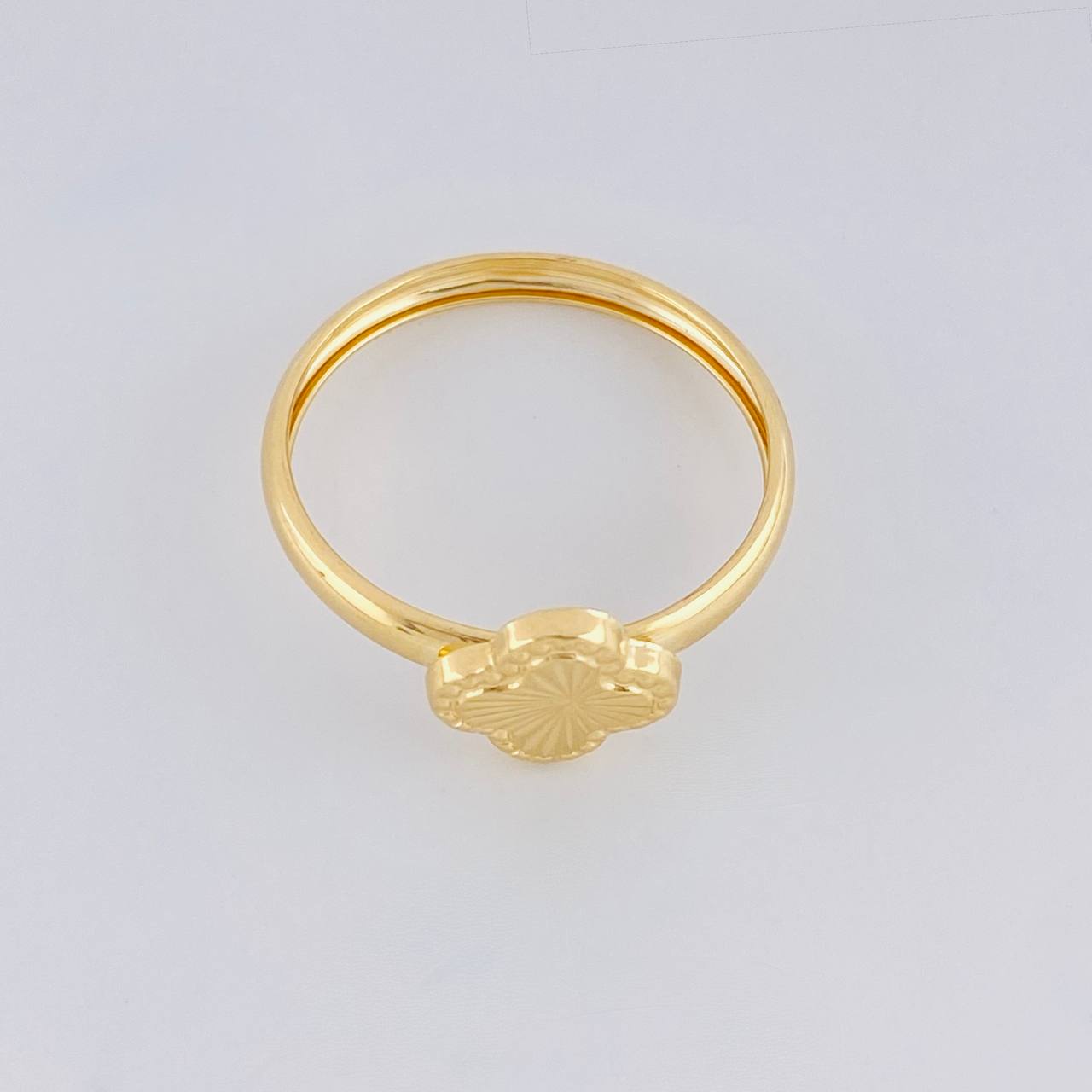 Anillo Trebol Diamantado 1.1g / T10 Oro Amarillo 18K