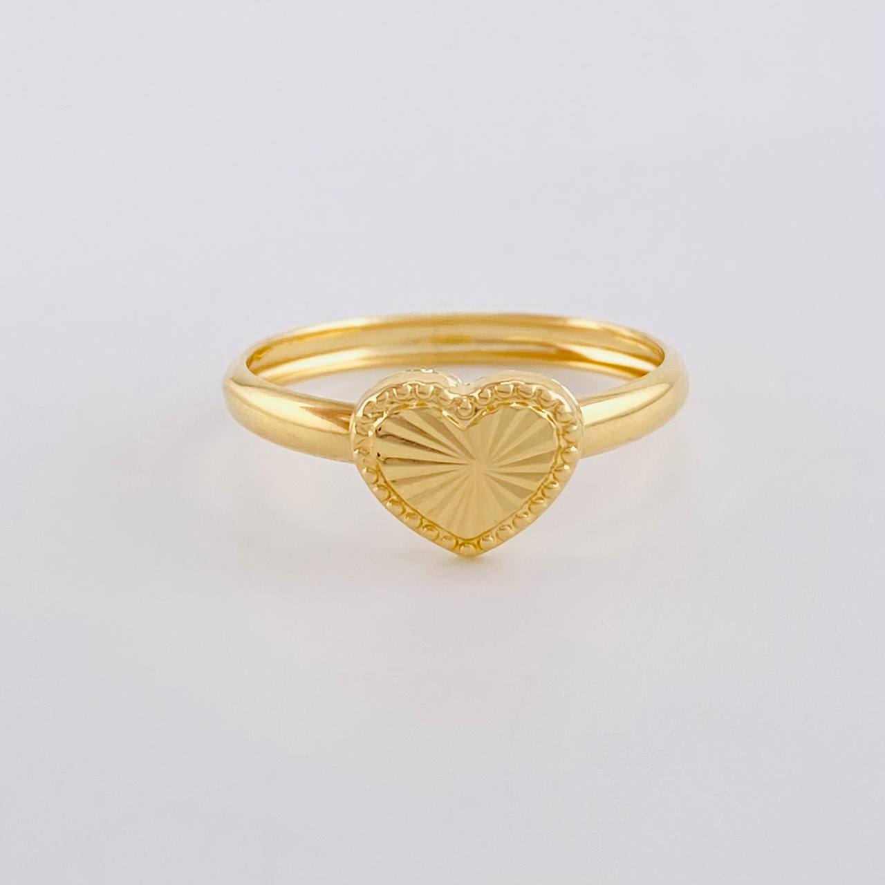 Anillo Corazon Diamantado 1.1g / T9 1/2 Oro Amarillo 18K