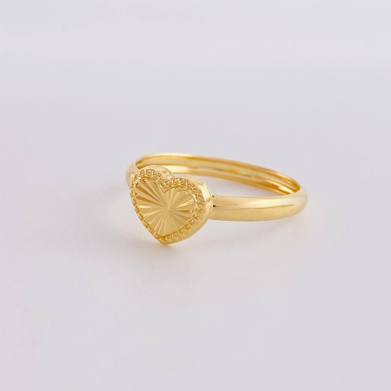 Anillo Corazon Diamantado 1.1g / T9 1/2 Oro Amarillo 18K