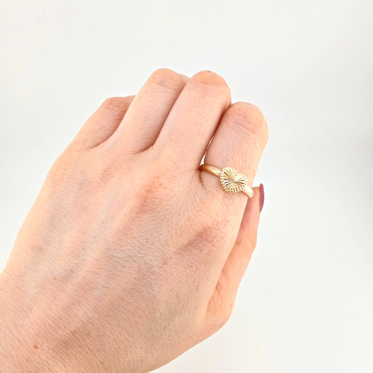 Anillo Corazon Diamantado 1.1g / T8 1/2 Oro Amarillo 18K