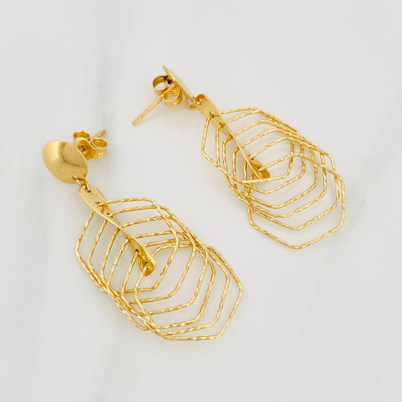 Topos Arete Hexa 3.55g / 14.6mm Oro Amarillo 18K