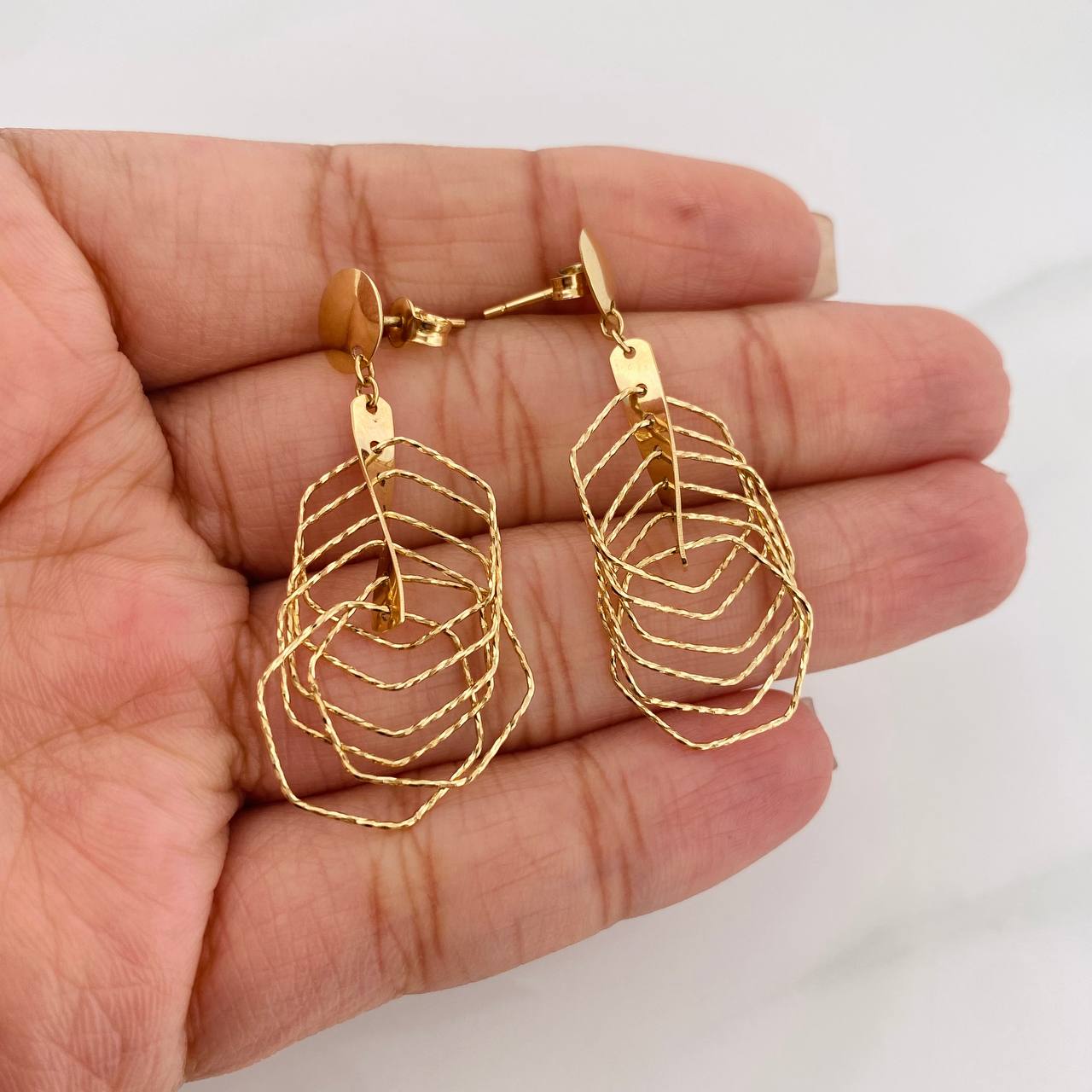 Topos Arete Hexa 3.55g / 14.6mm Oro Amarillo 18K