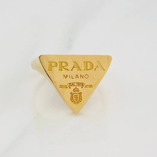 Anillo Sello Triangular 3.4g / T8 Oro Amarillo 18K