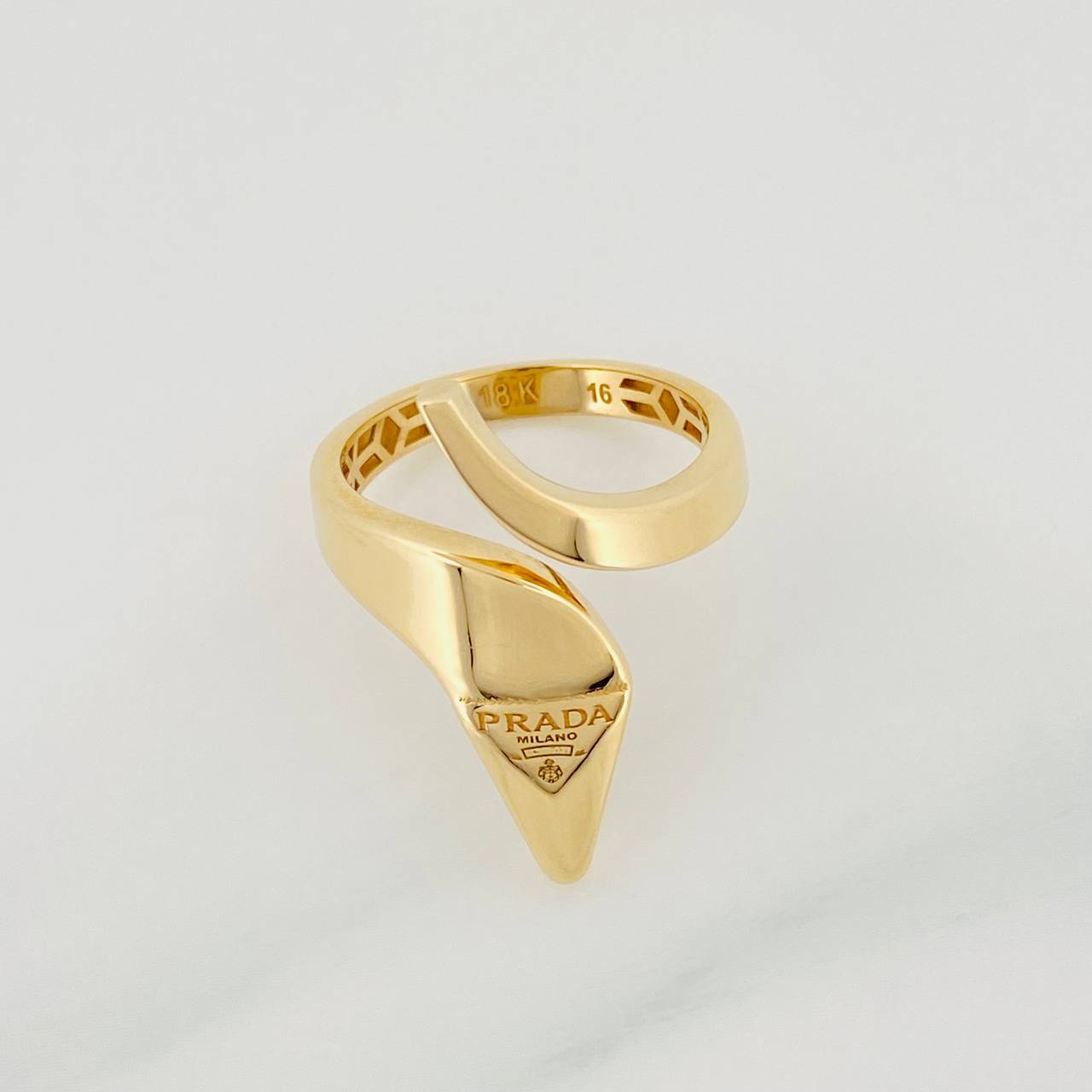 Anillo Envolvente 3.25g / T7 1/4 Oro Amarillo 18K