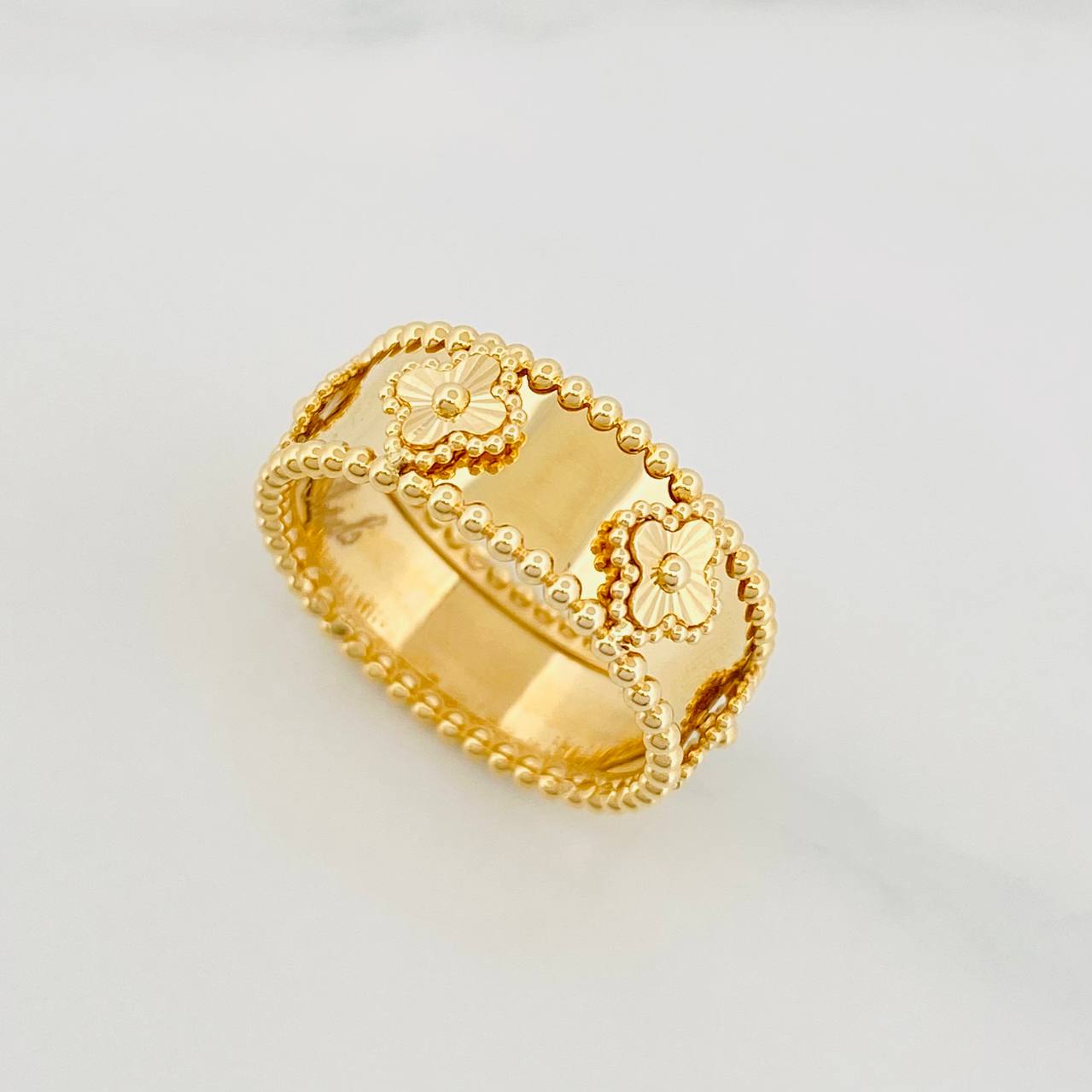 Anillo Trebol 3.45g / T6 1/4 Oro Amarillo 18K