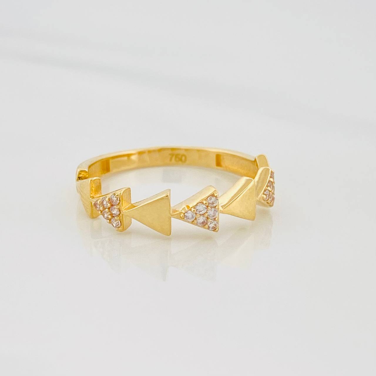 Anillo Triángulos 2.15g / T7 Oro Amarillo 18K