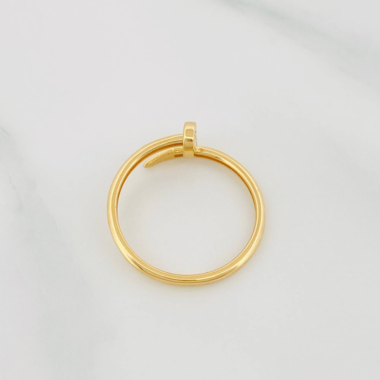 Anillo Clavo 1.45g / T7 Oro Amarillo 18K