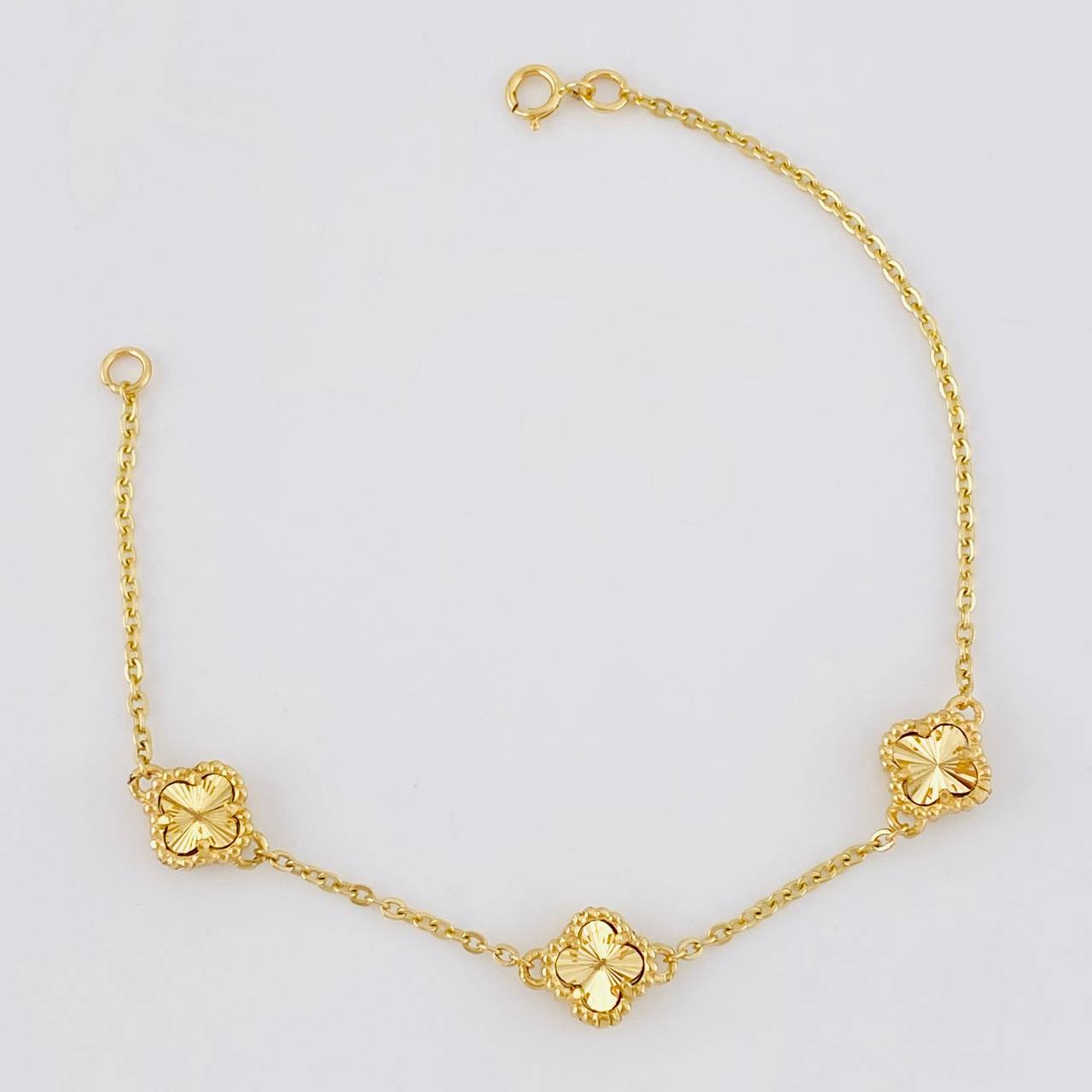 Pulso Trebol Aro Seguido Diamantado 3.8g / 17.1cm / 1.55mm Oro Amarillo 18K