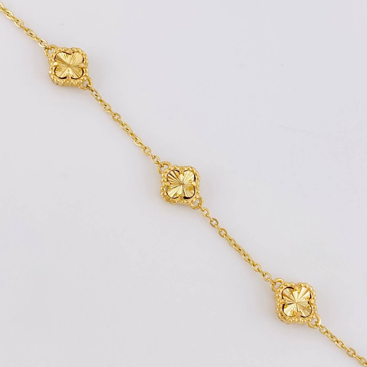 Pulso Trébol Aro Seguido Diamantado 3.75g / 17cm / 1.7mm Oro Amarillo 18K