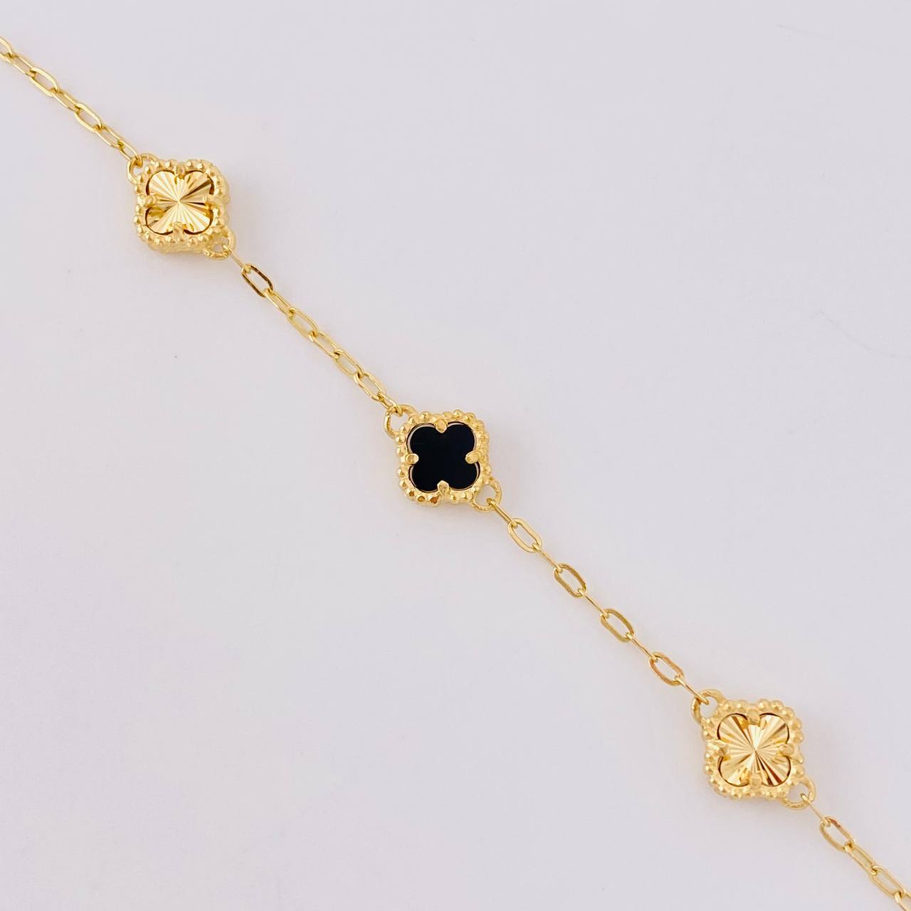Pulso Cajón Trébol Onix Negro Diamantado 4.45g / 18.8cm / 1.6mm Oro Amarillo 18K