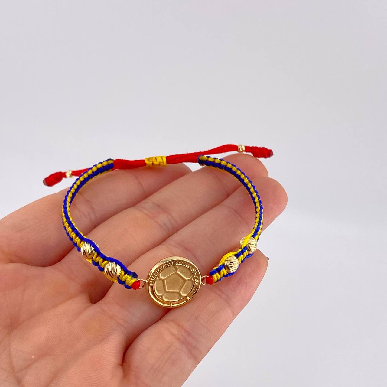 Pulsera Tejida Tricolor Herraje Balón Oro Amarillo 18K