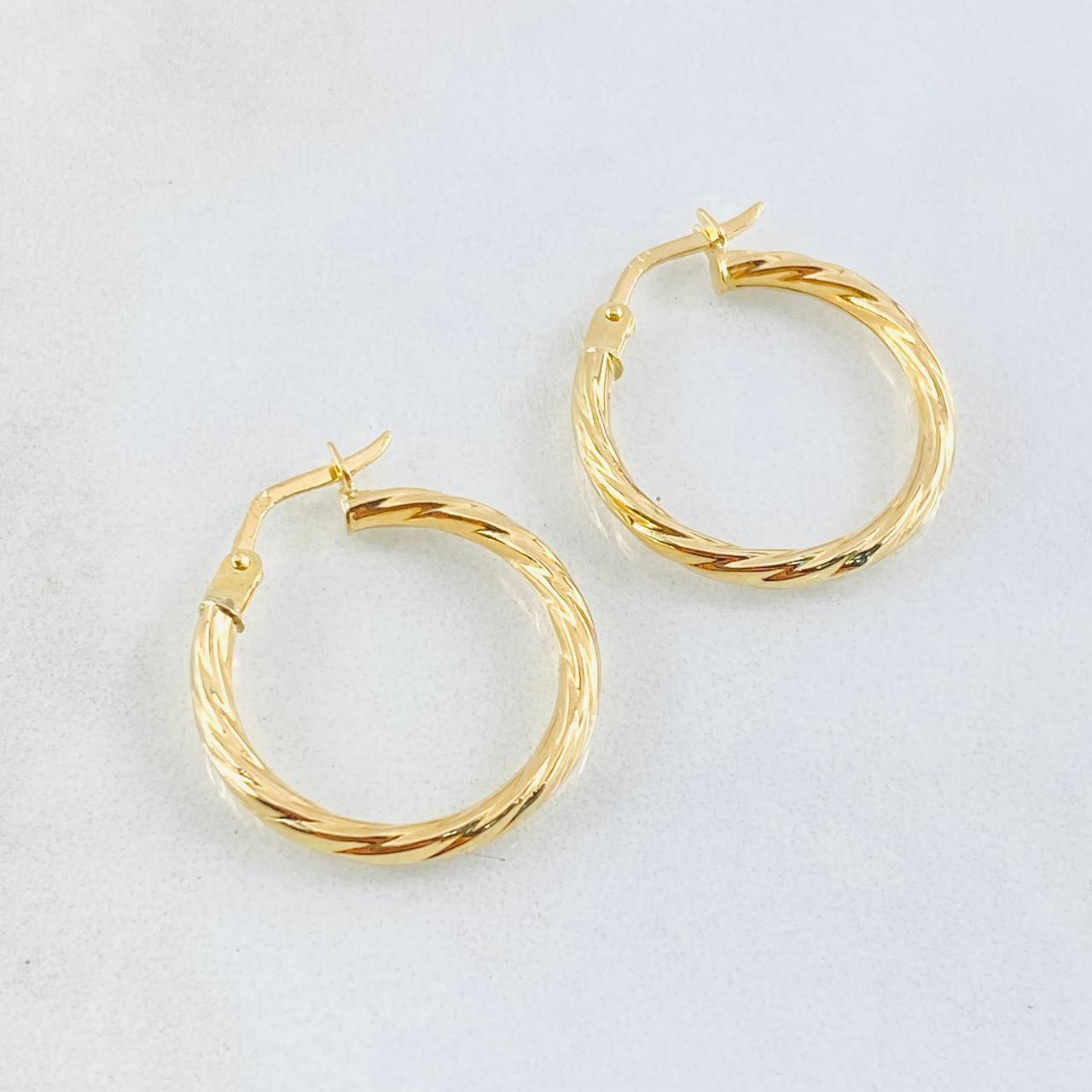 Candongas Mary 1.7gr / 2.2cm / Oro Amarillo 18K *