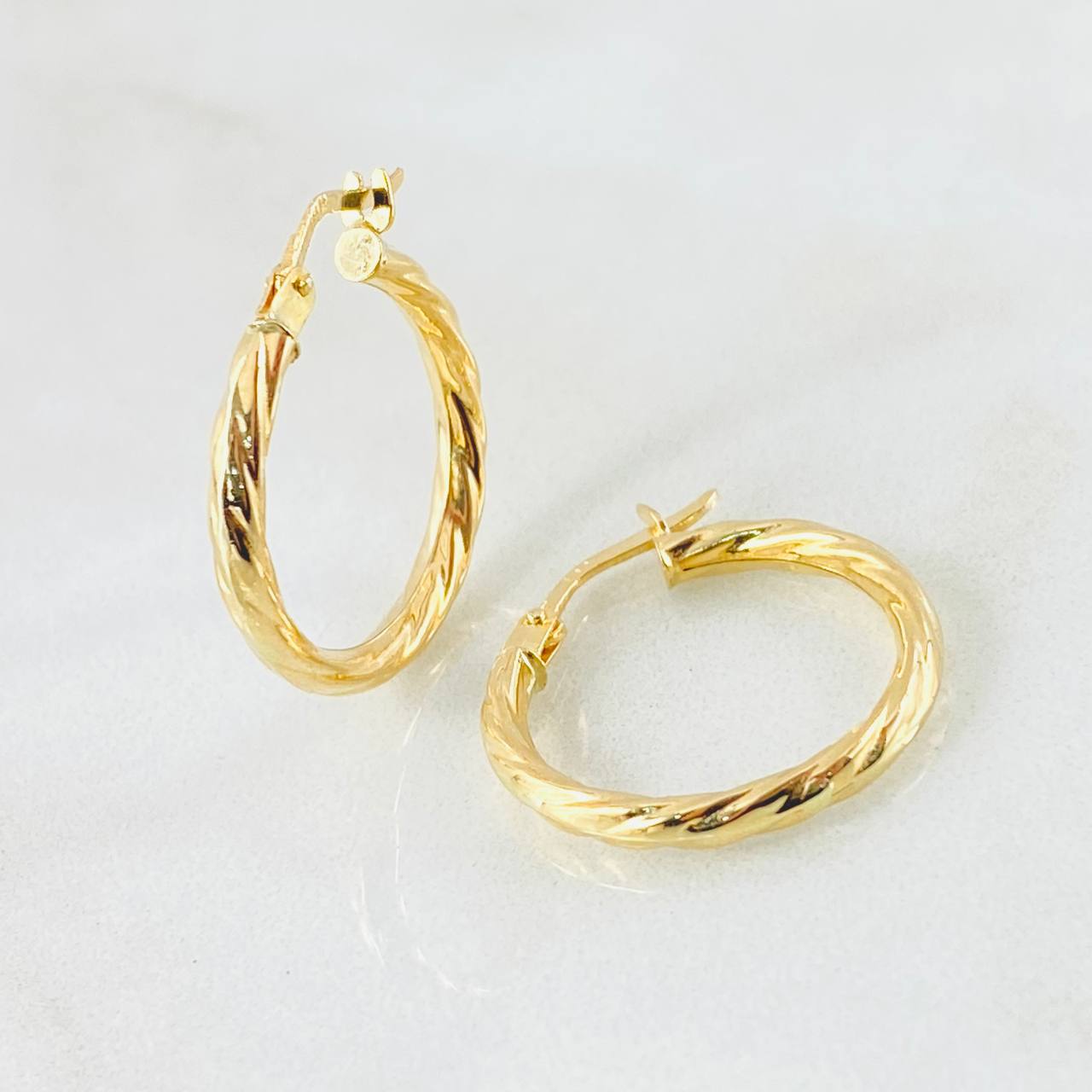 Candongas Mary 1.65gr / 2.2cm / Oro Amarillo 18K