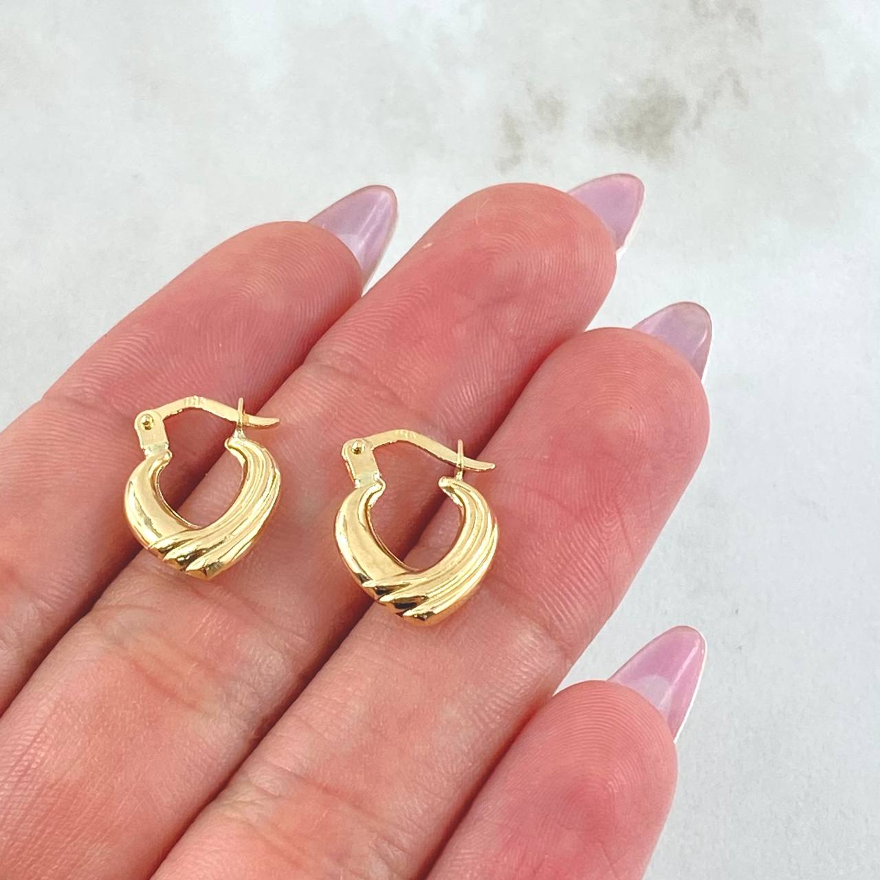 Candongas Corazon Rayado 1.1gr / 1.6cm / Oro Amarillo 18K