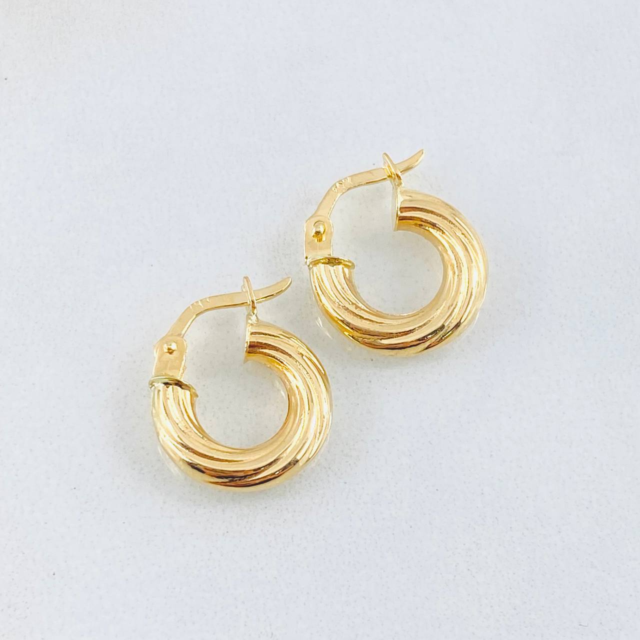 Candongas Lore 1.35gr / 1.5cm / Oro Amarillo 18K *