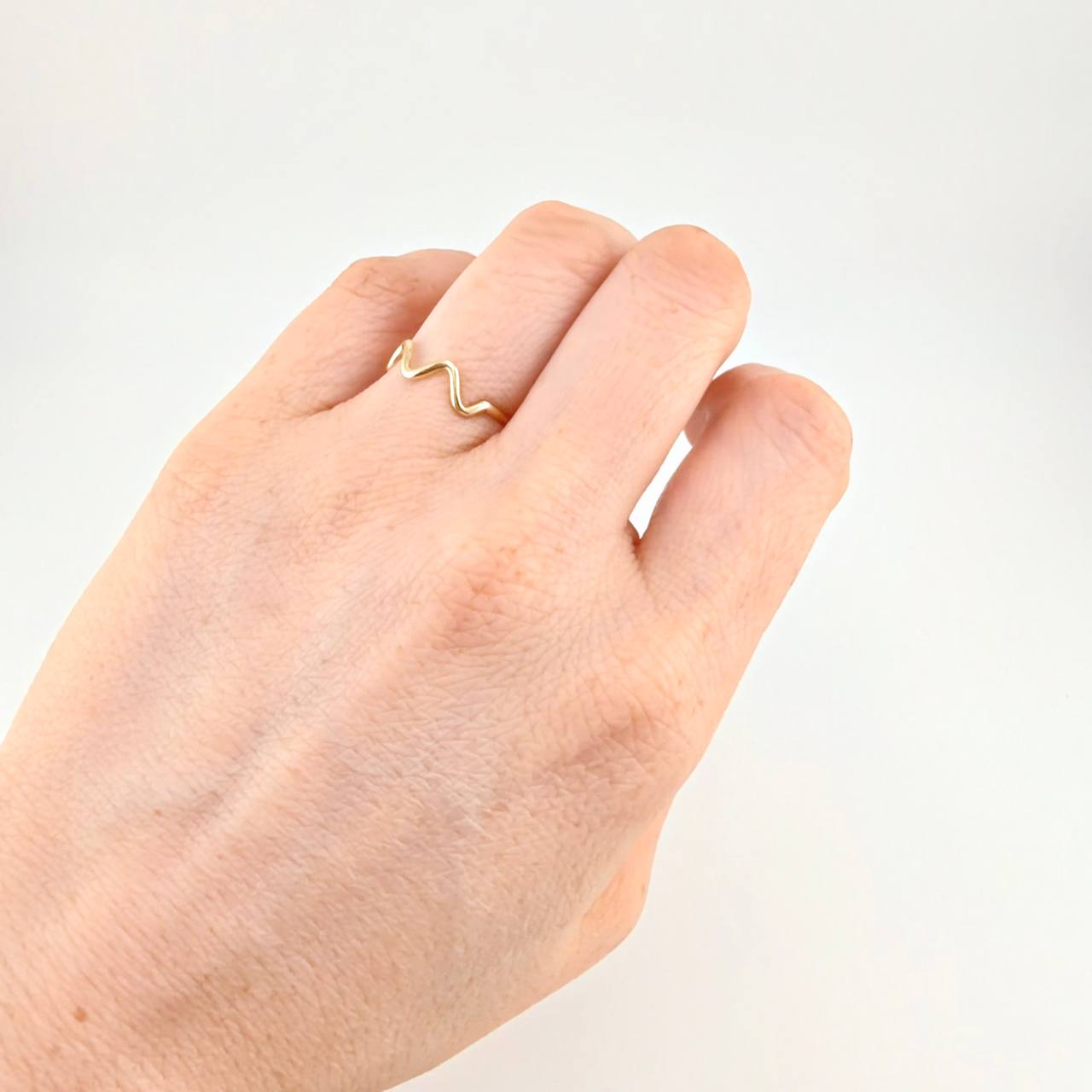 Anillo Zig-zag Parcial 1.05g / T8 1/2 Oro Amarillo 18K