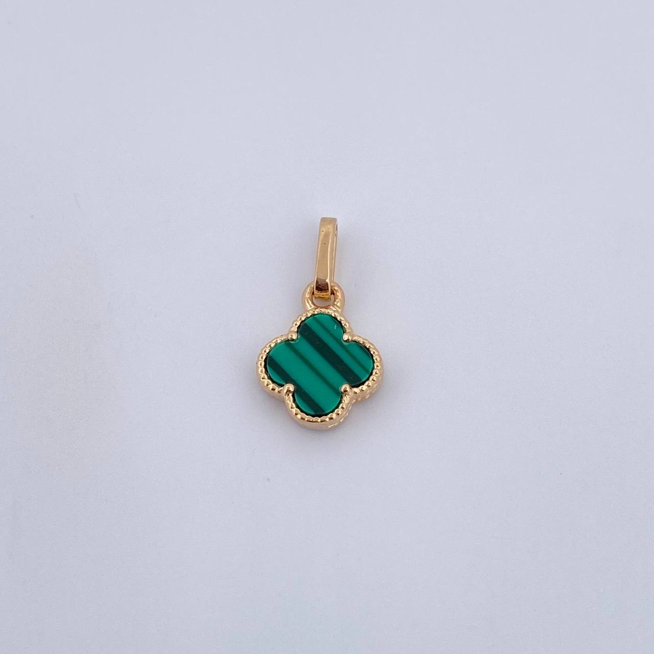 Dije Trebol 0.95gr / 1.7cm / Malaquita Verde Oro Amarillo 18K &