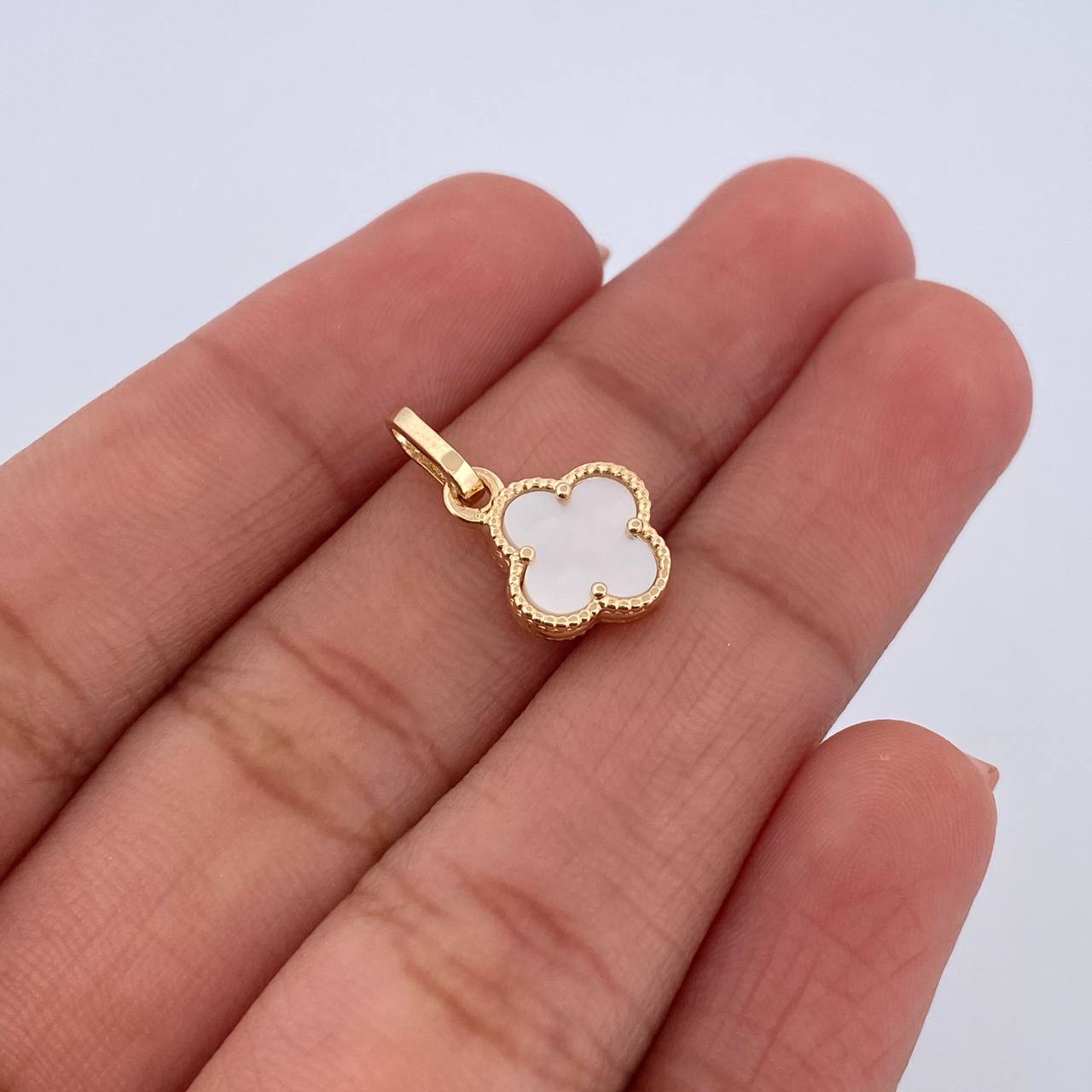 Dije Trebol 1gr / 1.7cm / Nacar Blanco Oro Amarillo 18K &