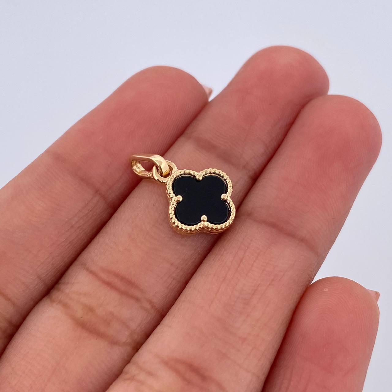 Dije Trebol 1gr / 1.7cm / Onix Negra Oro Amarillo 18K &