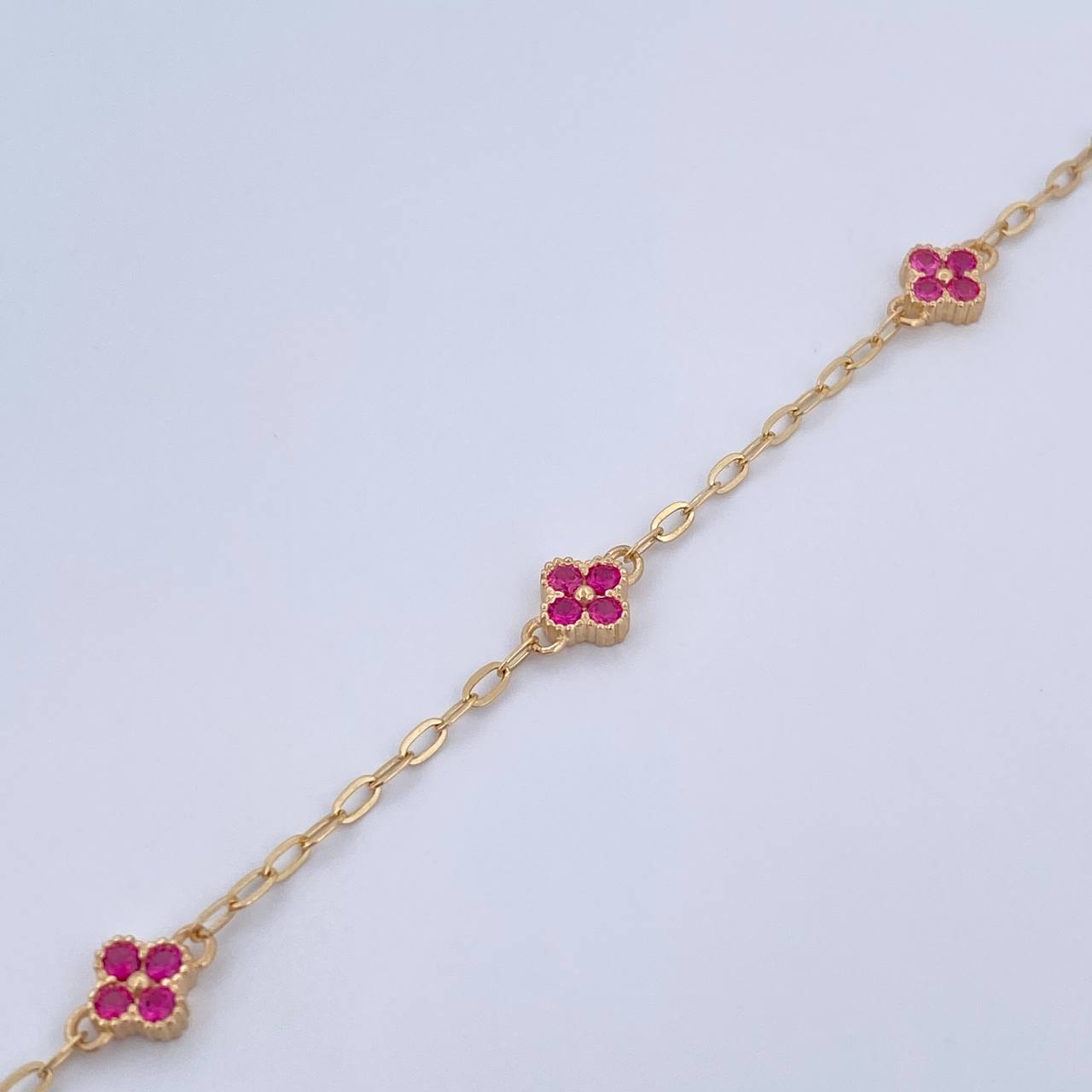 Pulso Aro Seguido Trebol 2.25gr / 18.6cm / 1.7mm Circones Fucsias Oro Amarillo 18K &