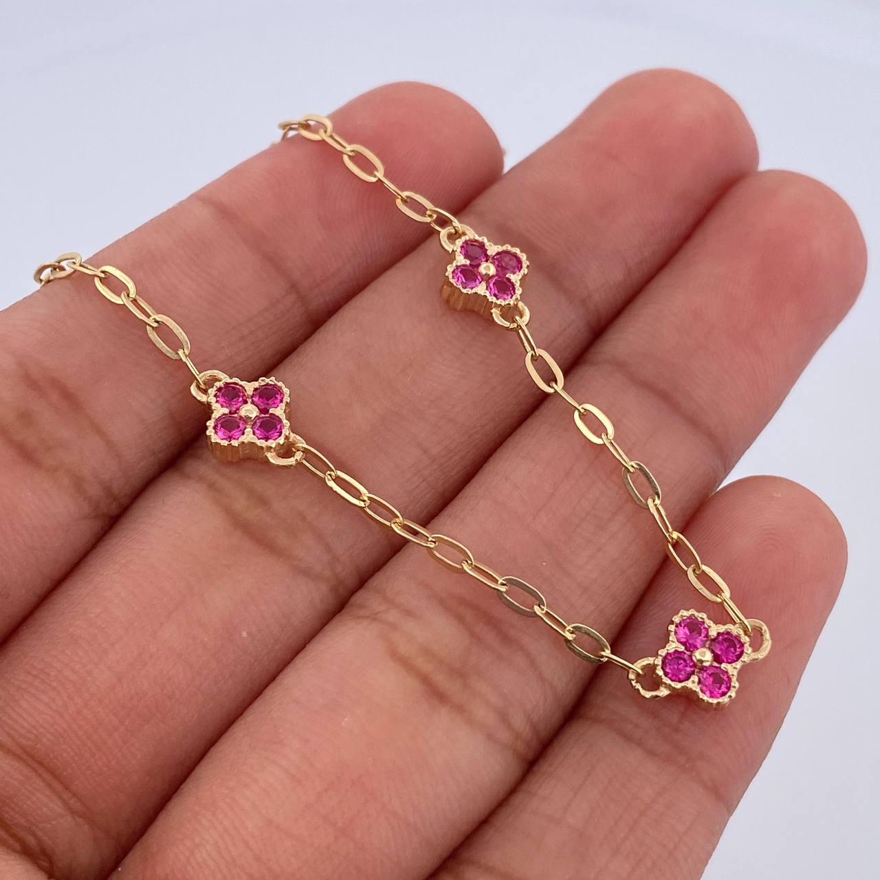 Pulso Aro Seguido Trebol 2.25gr / 18.6cm / 1.7mm Circones Fucsias Oro Amarillo 18K &