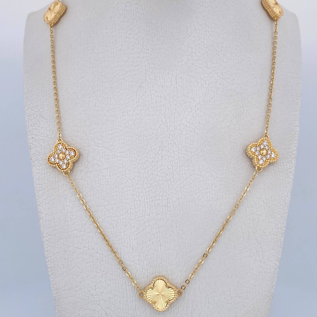 Cadena Aro Seguido Trebol 11.35gr / 48.9cm / 1.3mm Diamantado Circones Blancos Oro Amarillo Nac.Esp. 18K &