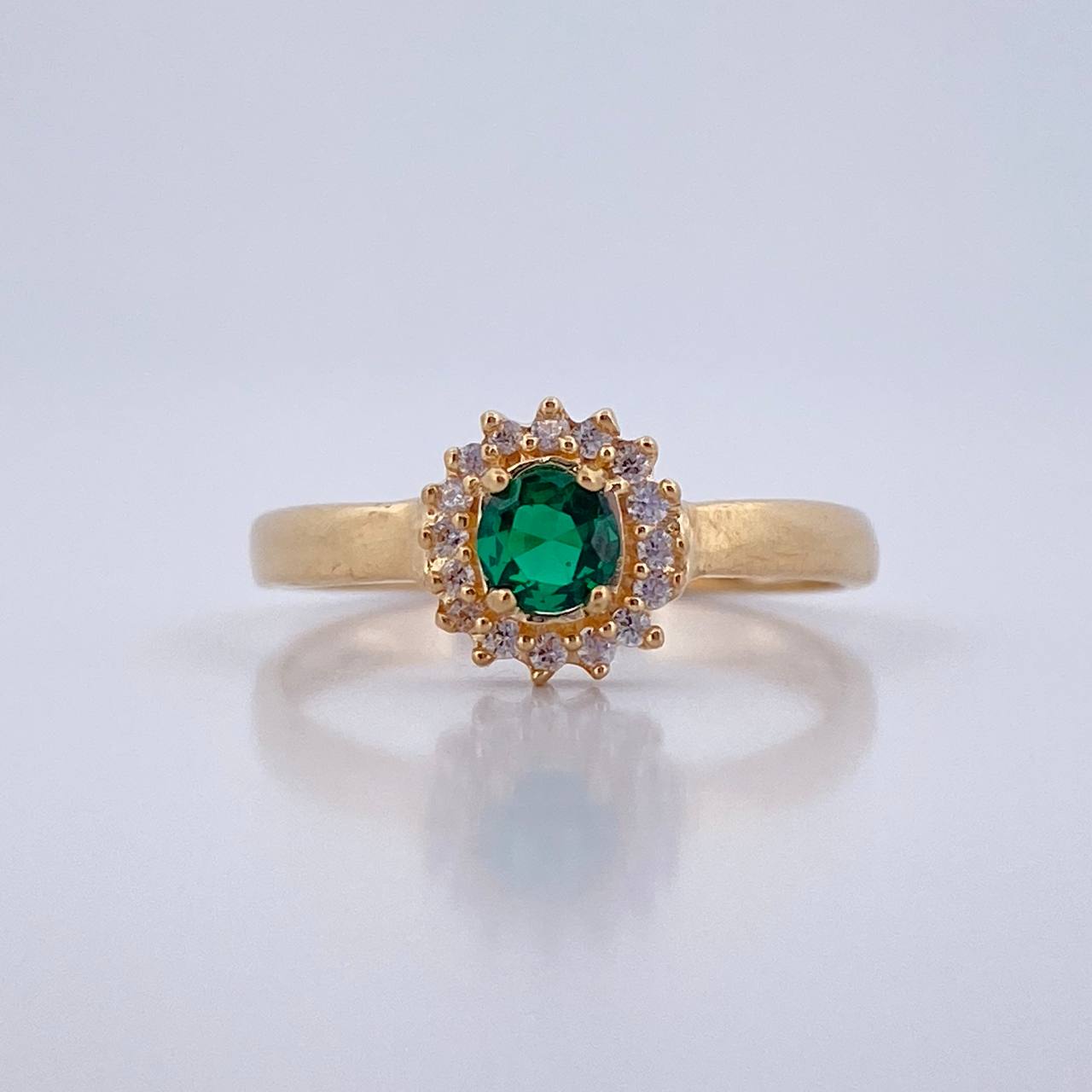 Anillo Halo Circulo 2.2gr / T7 / Oro 18K $