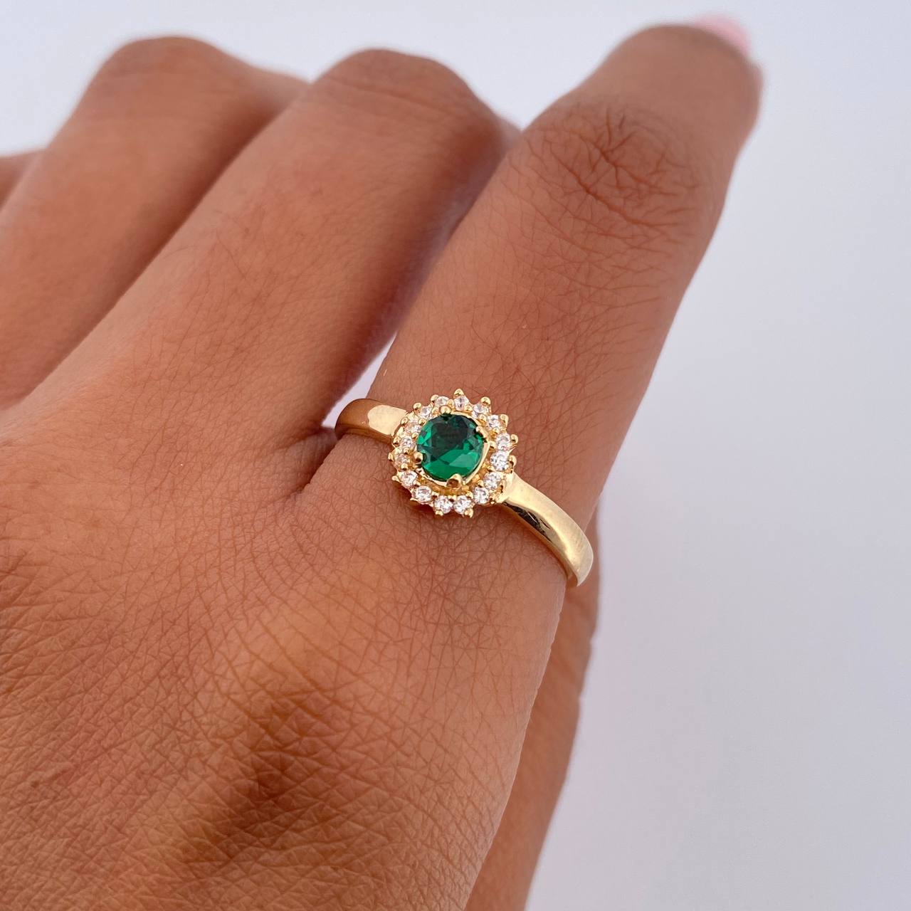 Anillo Halo Circulo 2.2gr / T7 / Oro 18K $