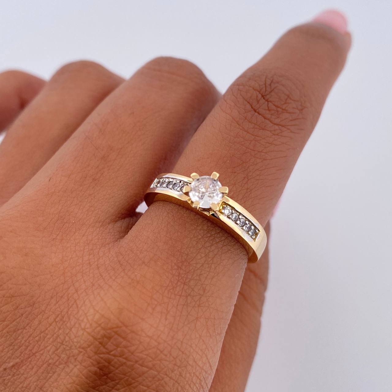 Anillo Solitario Churumbela 3.4gr / T6 / Oro 18K $