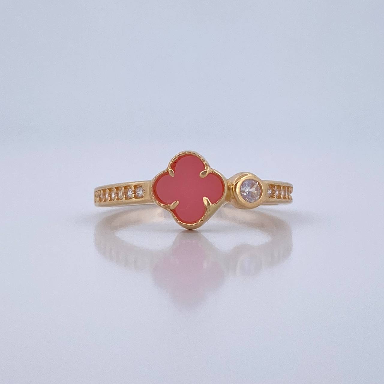 Anillo Trebol 1.95gr / T6 1/4 / Oro 18K $