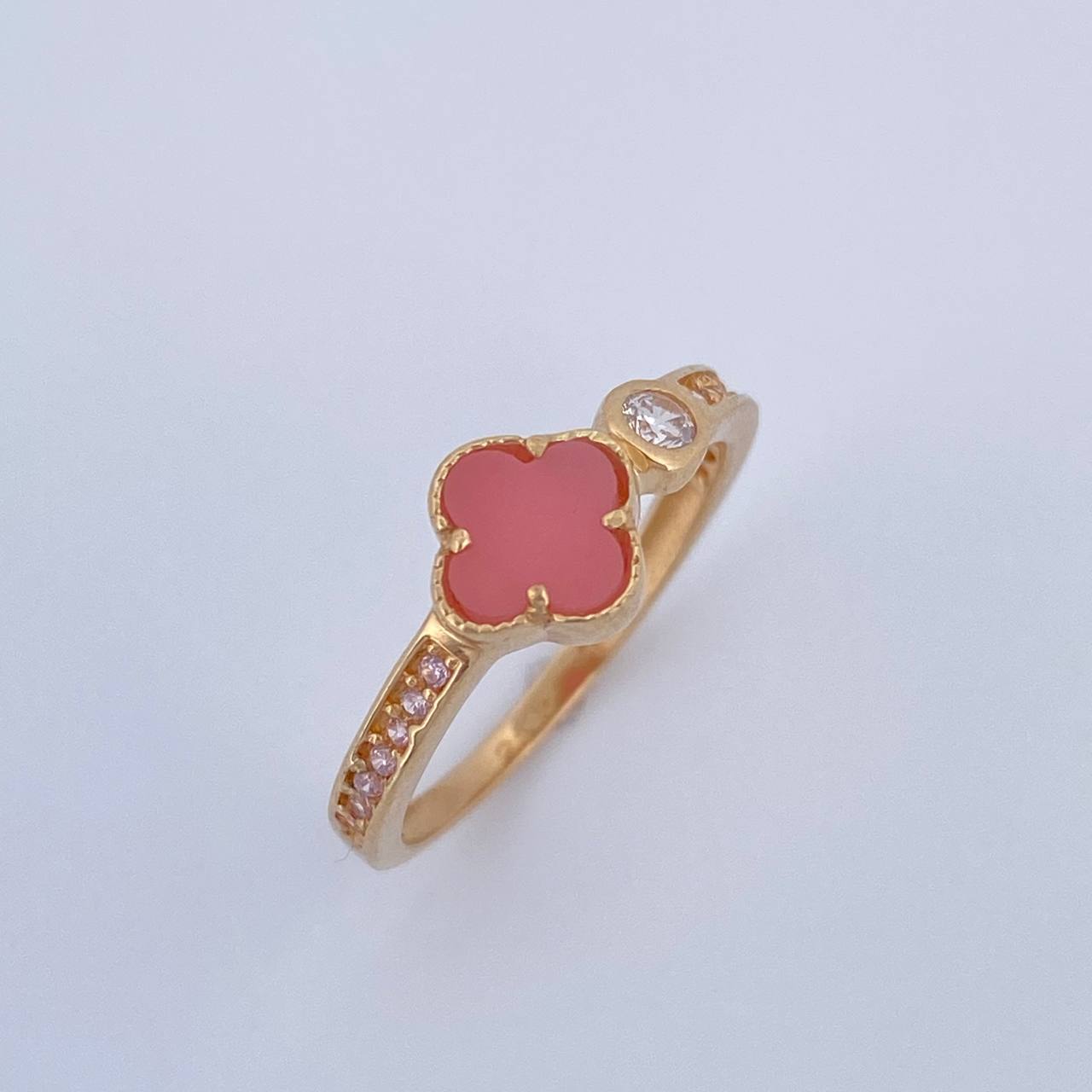 Anillo Trebol 1.95gr / T5 1/2 / Oro 18K $