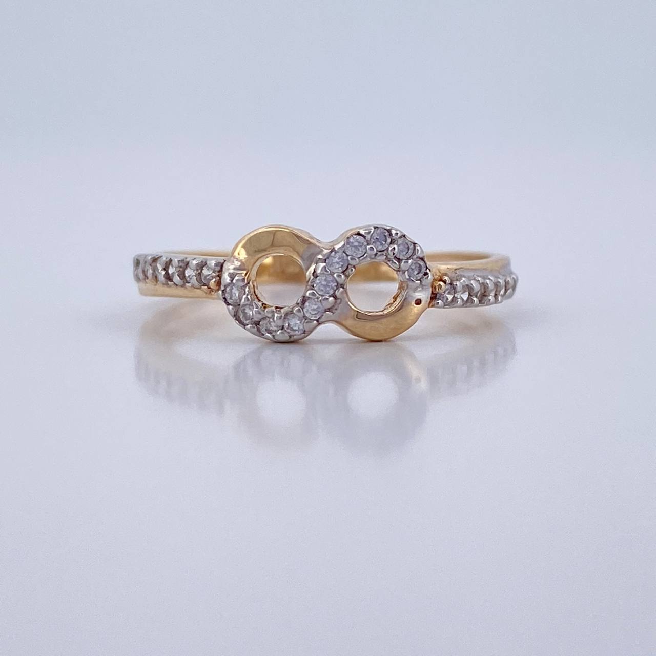 Anillo Infinito 1.55gr / T6 / Oro 18K $
