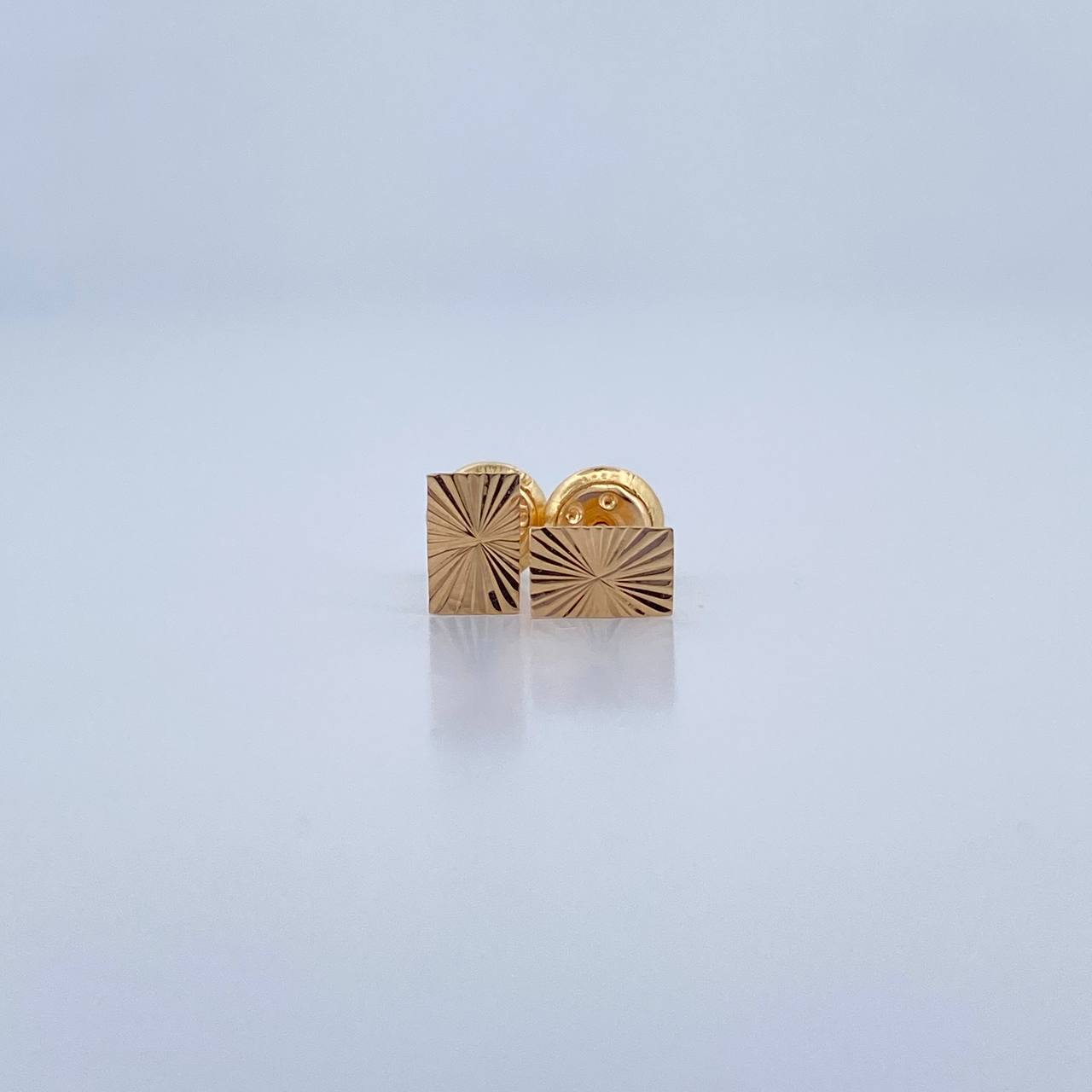 Topos Rectangulo 0.55gr / Oro 18K &