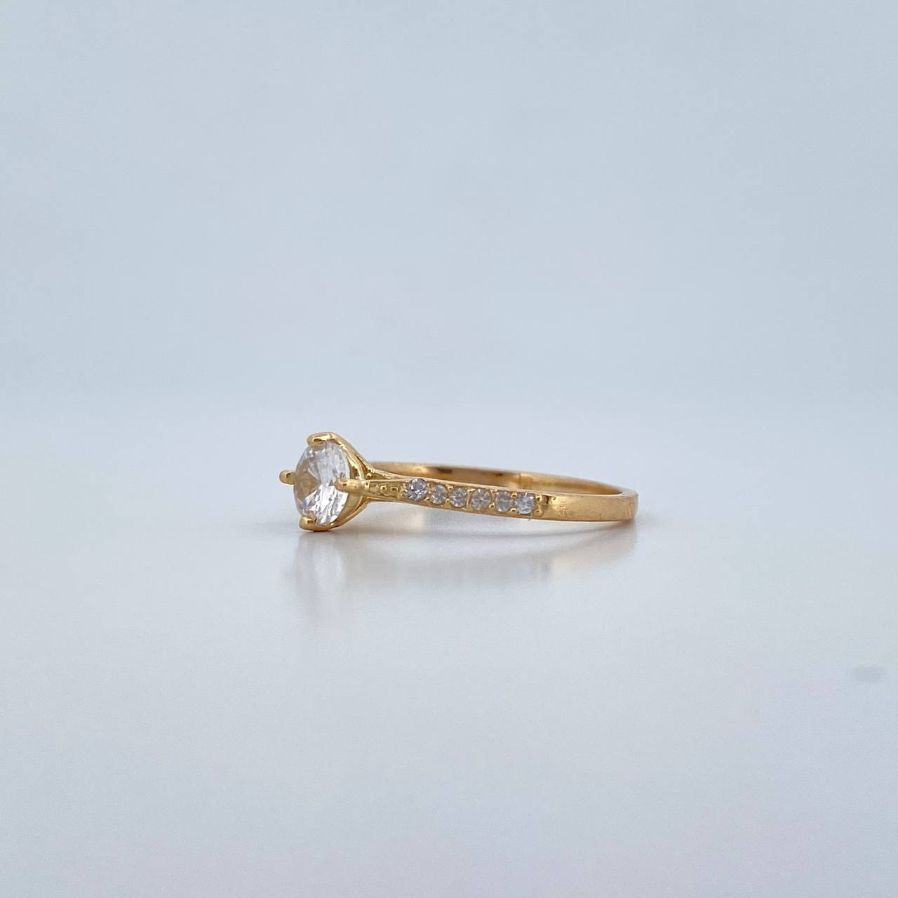 Anillo Solitario Churumbela 2gr / T6 3/4 / Circones Blancos Oro Amarillo 18K &