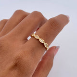 Anillo Ojos Infinitos 2.05gr / T6 1/4 / Circones Blancos Oro Amarillo 18K $