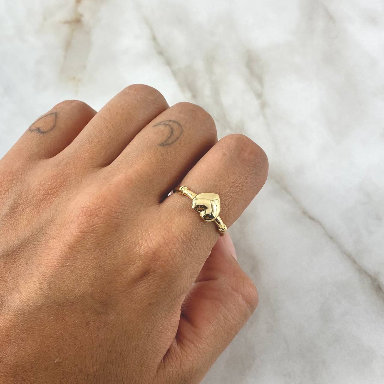 Anillo Corazón Nudos 1.2gr / T6 1/2 / Oro Amarillo 18K