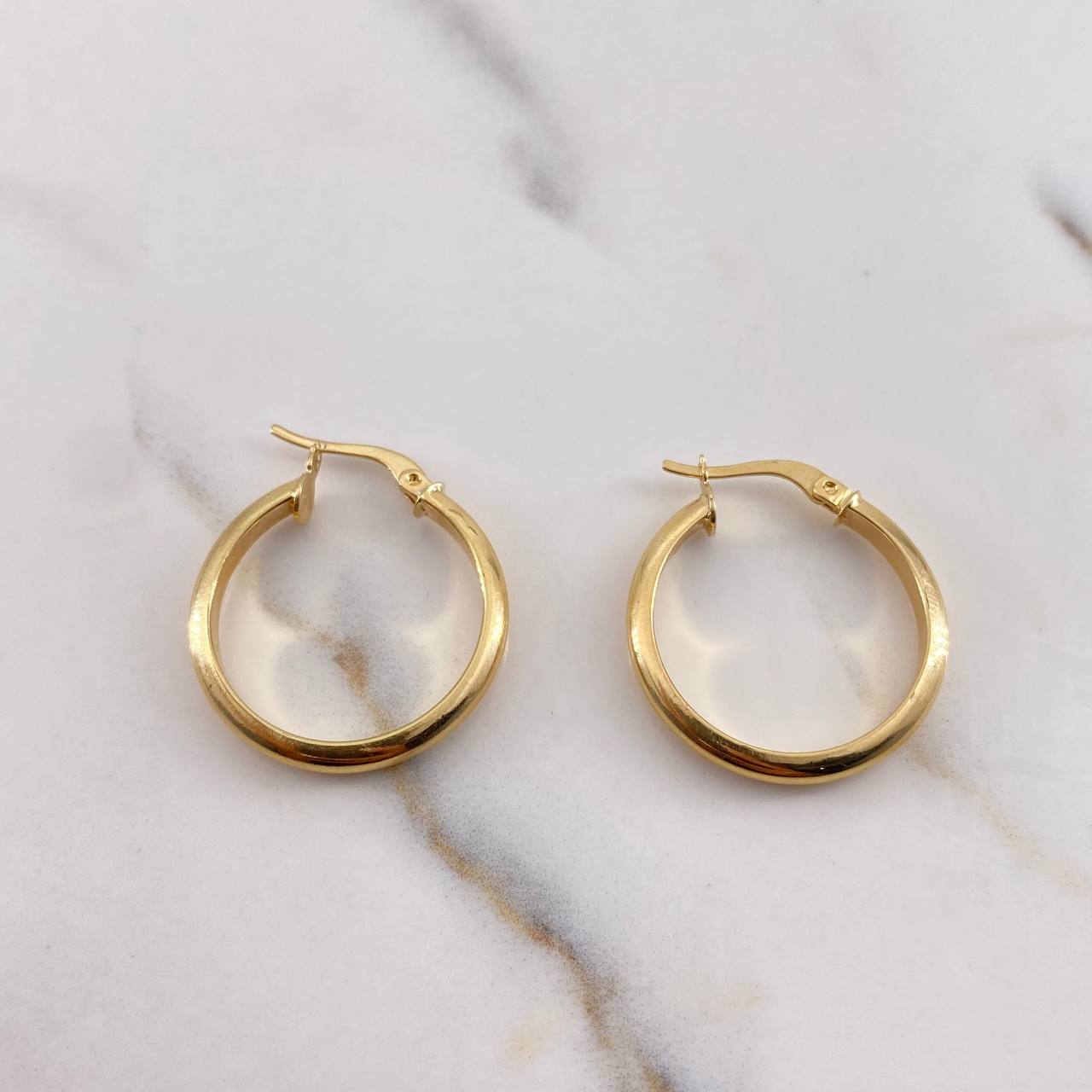 Candongas Nia 2.45gr / 2.6cm / Redonda Oro Amarillo 18K #