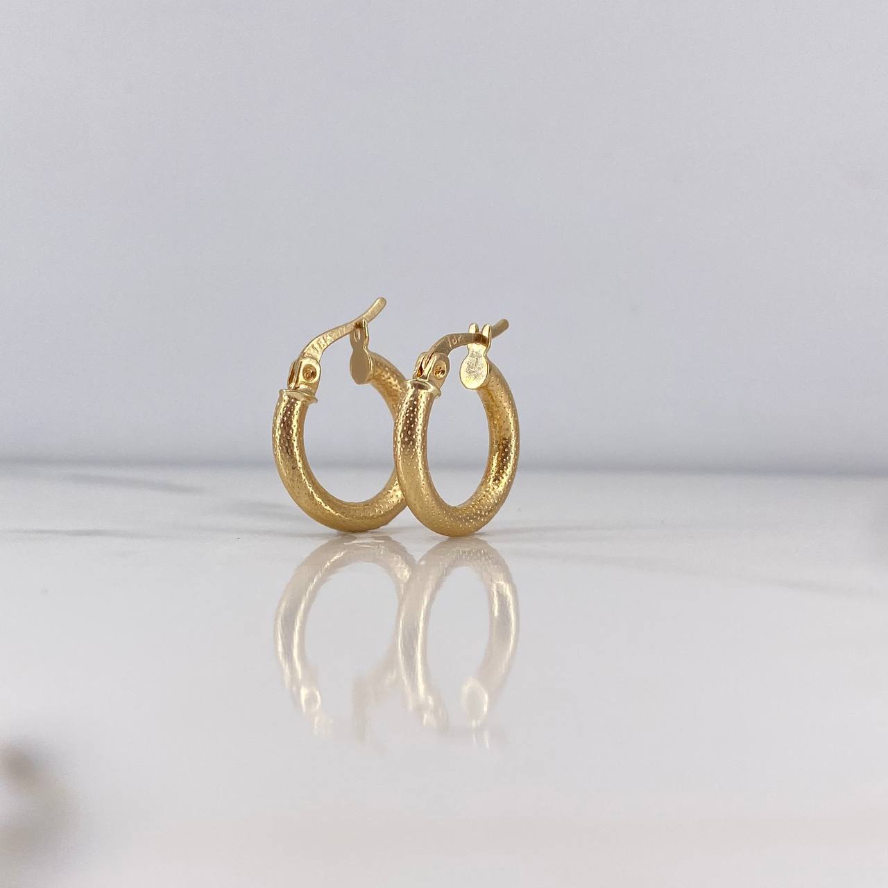 Candongas Jass 1.55gr / 1.6cm / Punteadas Oro Amarillo 18K $