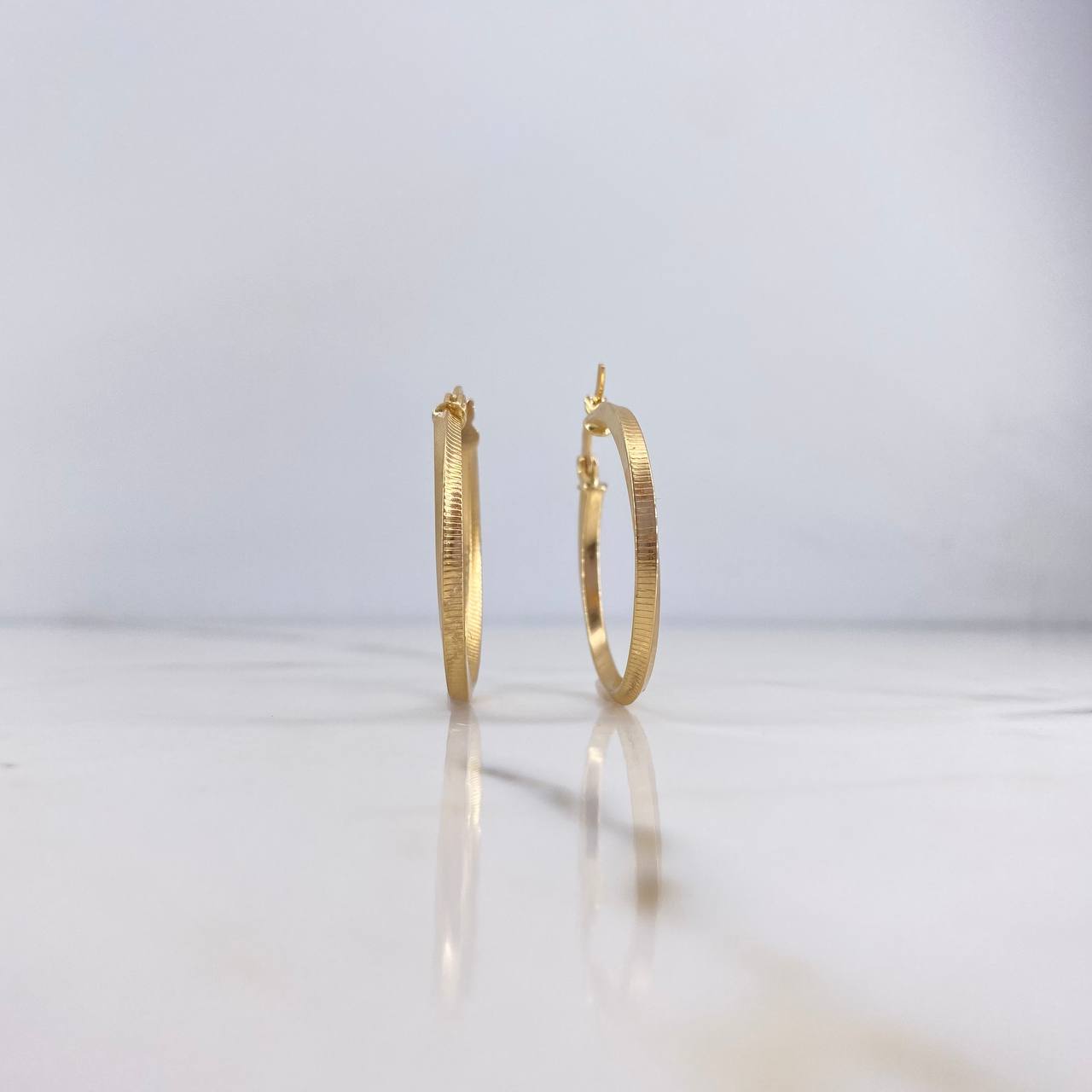 Candongas Clau 2.05gr / 3cm / Rayada Oro Amarillo 18K #