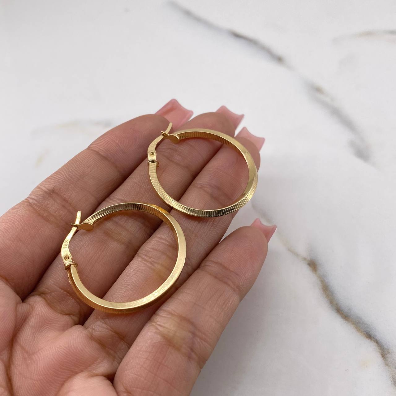 Candongas Clau 2.05gr / 3cm / Rayada Oro Amarillo 18K #