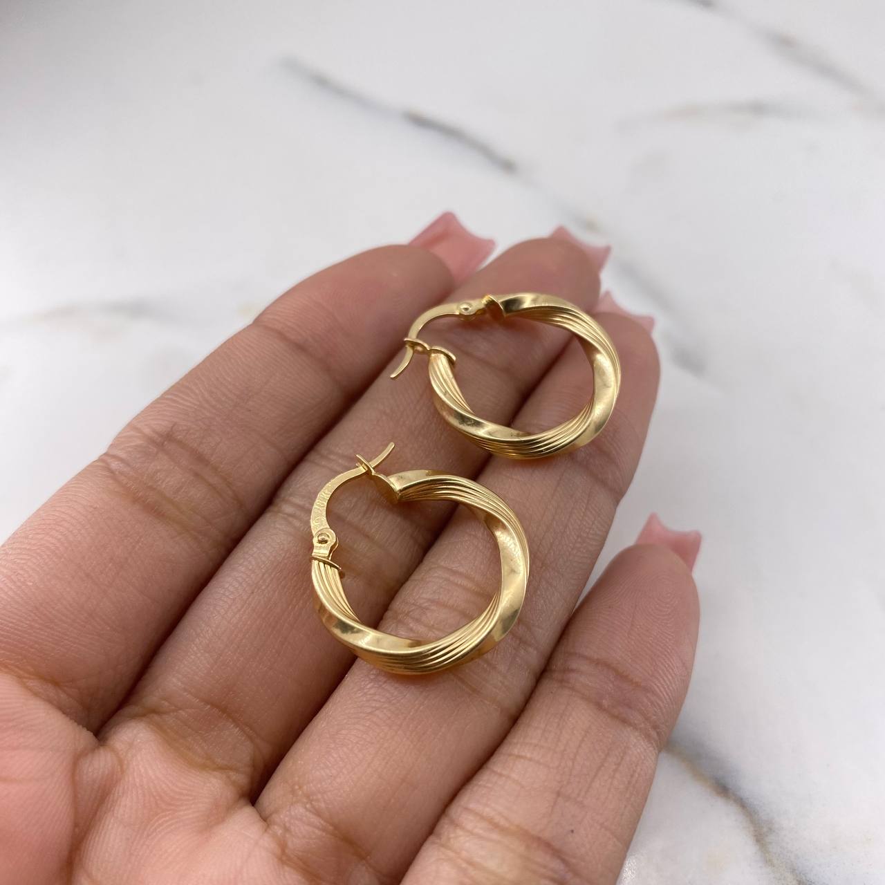 Candongas Mai 2.15gr / 2.2cm / Rayadas Oro Amarillo 18K #