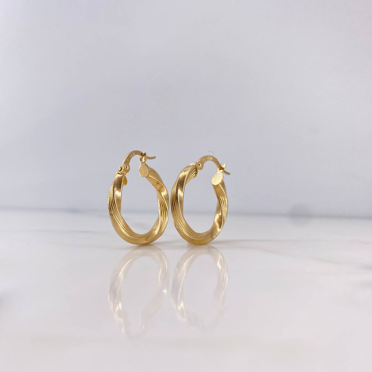 Candongas Mai 2.15gr / 2.2cm / Rayadas Oro Amarillo 18K #