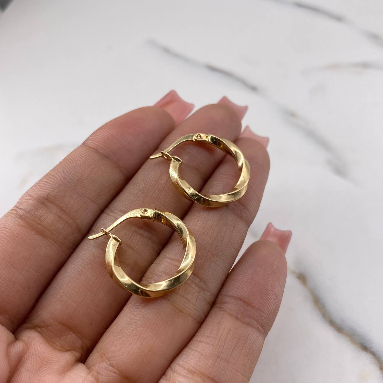 Candongas Kari 1.85gr / 1.9cm / Entorchadas Oro Amarillo 18K #