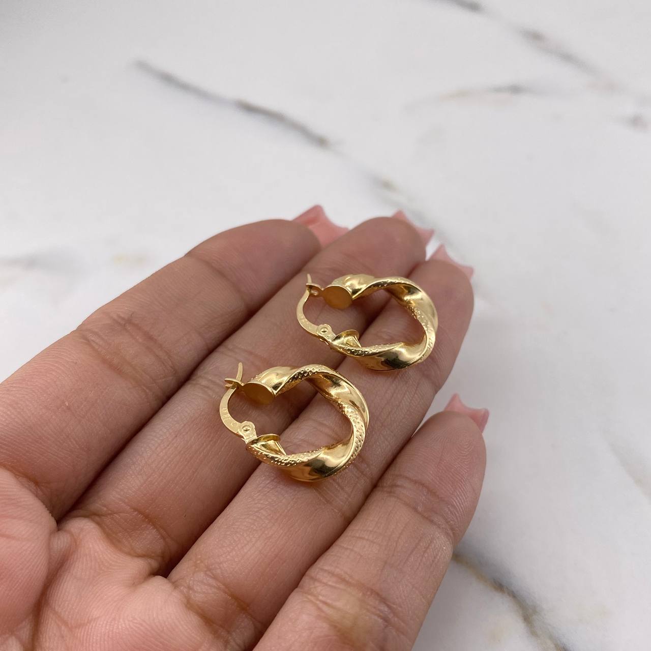 Candongas Asby 2.4gr / 2cm / Melcocha Punteadas Oro Amarillo 18K #