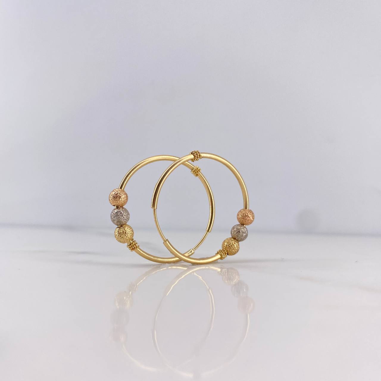 Candongas Aro 1.95gr / 2.5cm / Bolas Dimantadas Tres Oros Oro Amarillo 18K #