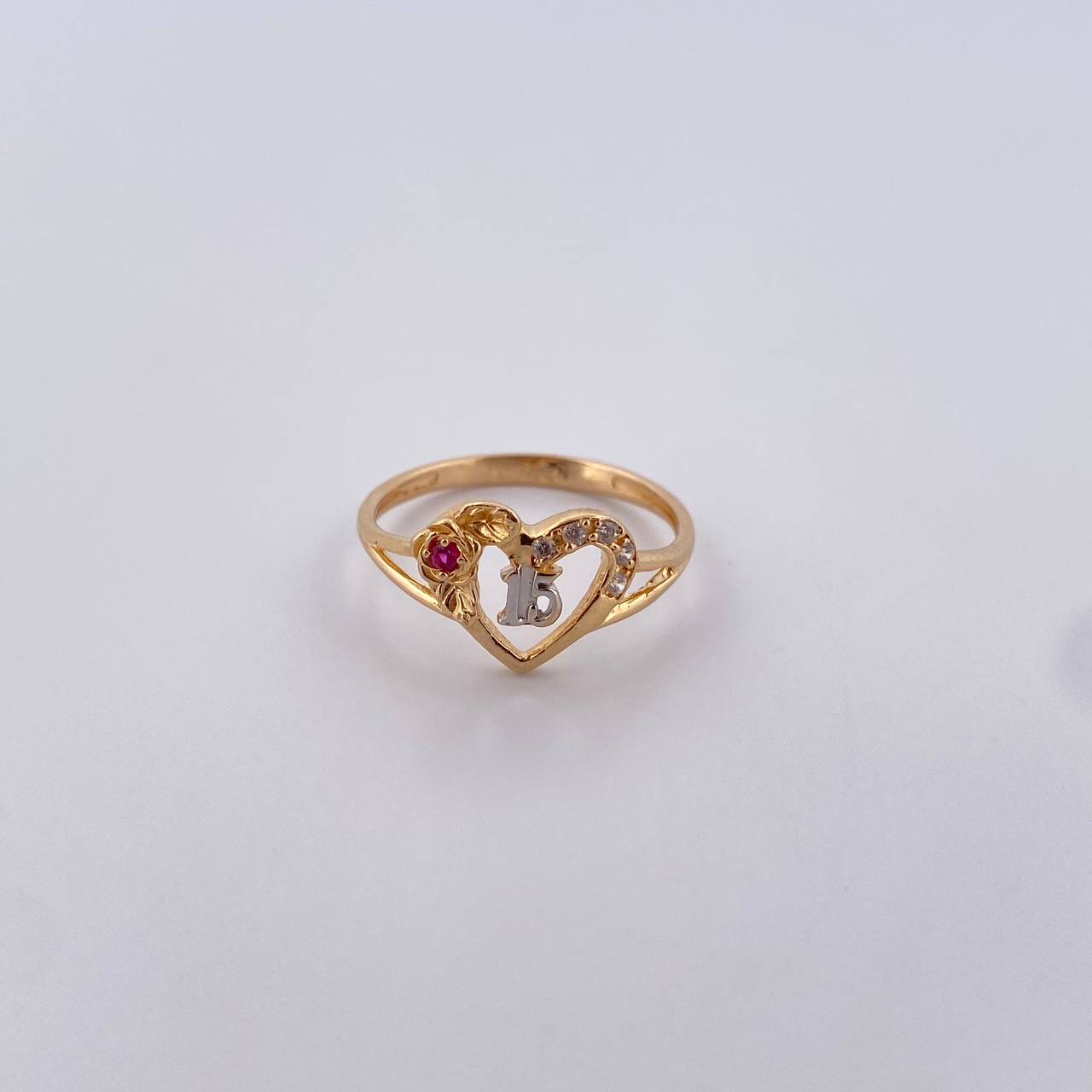 Anillo Flor Corazon 15's 2.05gr / T6 1/2 / Circones Blancos Fucsias  Dos Oros Amarillo Blanco 18K $