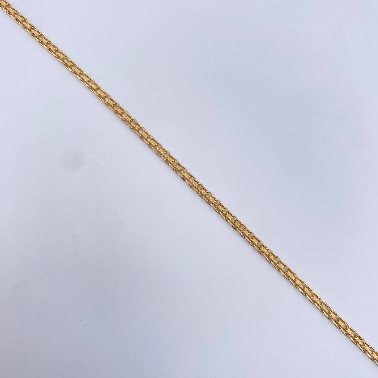 Pulso Chino 2.7gr / 20.9cm / 2.4mm Oro Amarillo +1 18K $