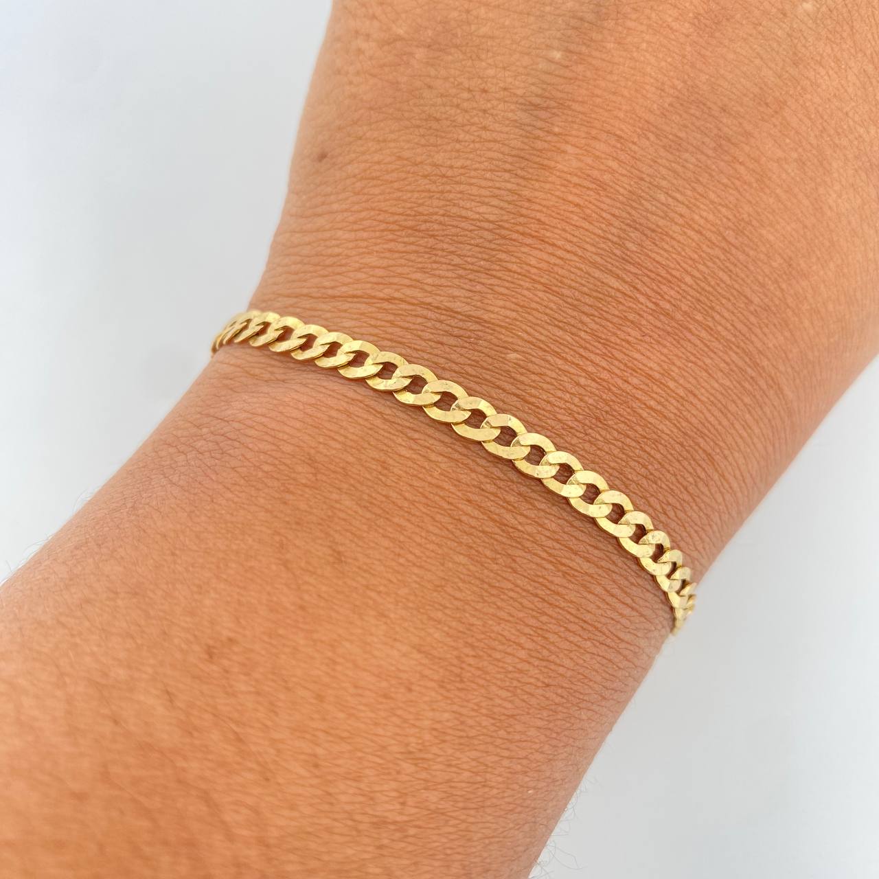 Pulso Cubano 2.65gr / 20.5cm / 3.9mm Oro Amarillo +1 18K $